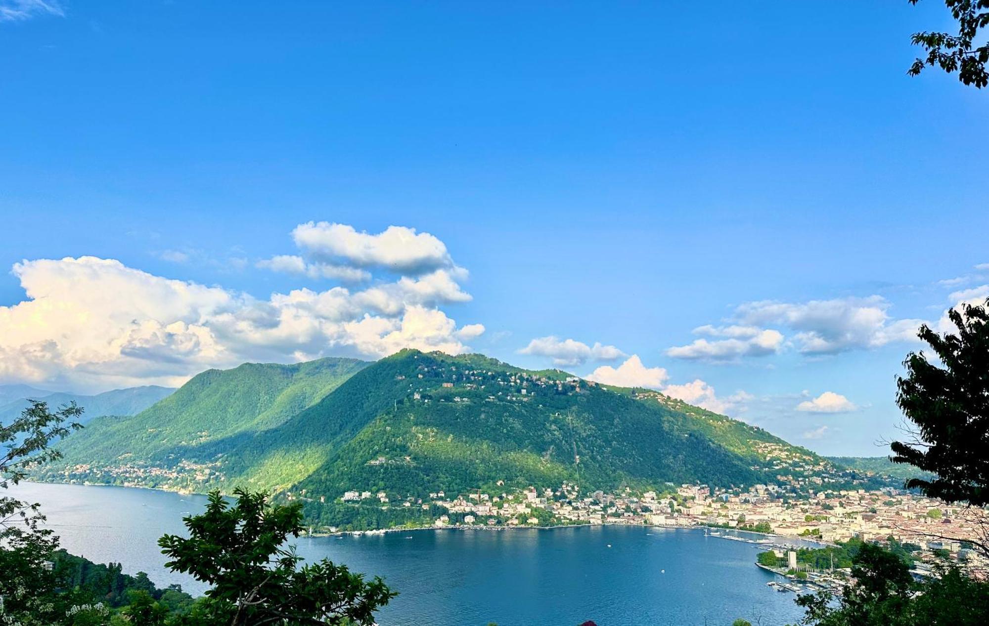 Corti Lakeview * Como