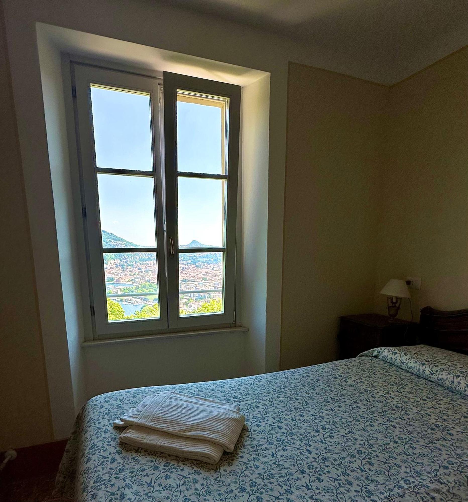 Corti Lakeview Bed & Breakfast *